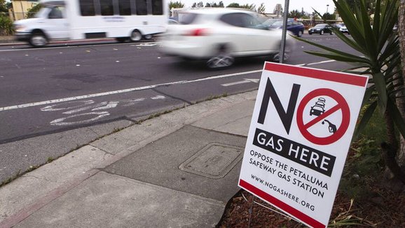 Kalifornské město zřejmě jako první v USA zakáže stavět nové čerpací stanice