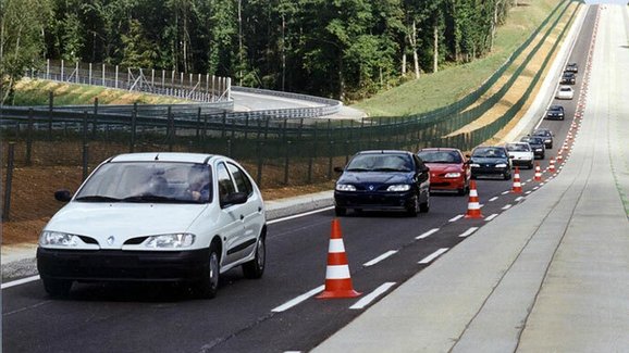 Tajné technické centrum Renaultu v Aubevoye slaví 40 let existence. Mohli jsme nakouknout