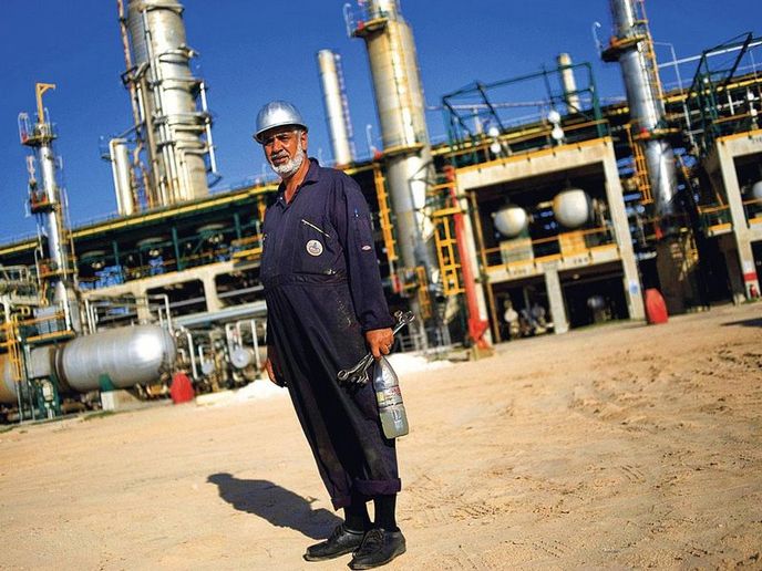 Zpátky v práci. Denní produkce ropy v Libyi by měla v prvním čtvrtletí vzrůst na poloviční objem z doby před revolucí