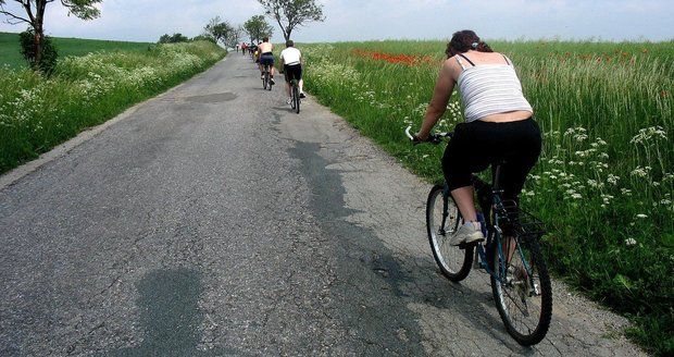 Cyklisté zřejmě nebudou muset jezdit mezi Kníničkami a Kuřimí po silnici. Ilustrační foto.