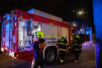 Smrt na kolejích: V Klánovicích srazil mladého muže, provoz na trati se na dvě hodiny zastavil