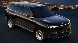 Nové SUV od MG? Hybrid se sprchou, který se otočí na místě Nové SUV od MG? Hybrid se sprchou, který se otočí na místě