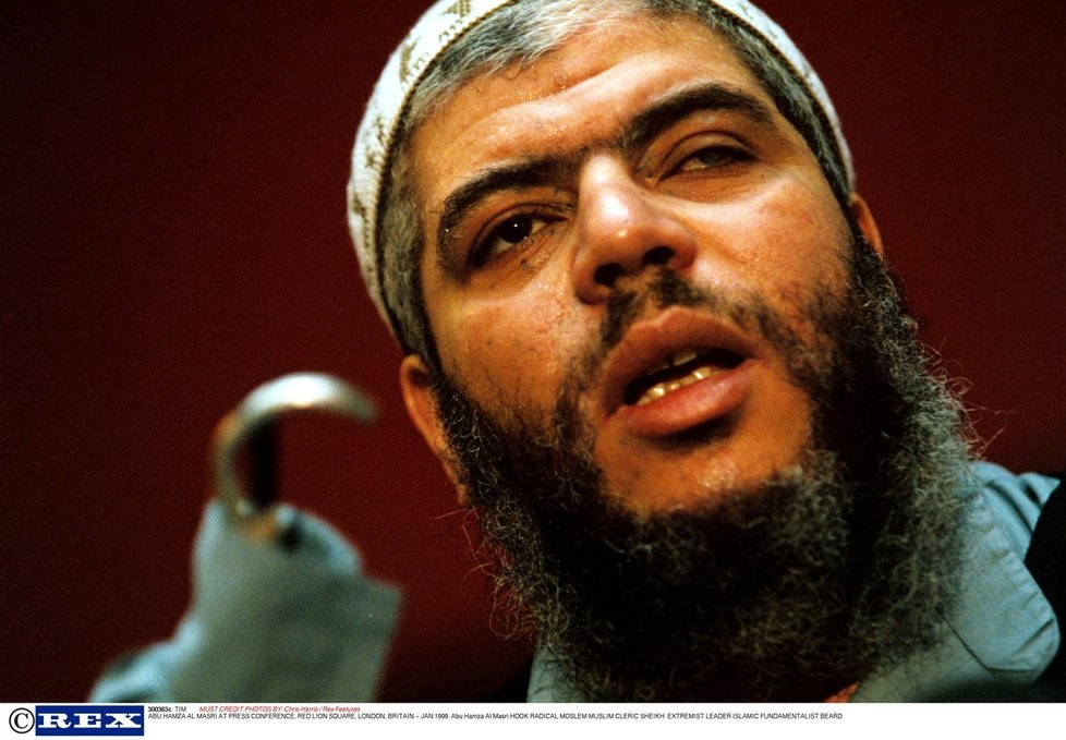 Abu Hamza byl v letech 1997–2003 imámem v mešitě na Finsbury Park, kde došlo k útoku. V roce 2015 byl za podporu terorismu odsouzen na doživotí.