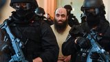 „Pomáhal jsem muslimům v boji, je to povinnost!“ Bývalého pražského imáma soudí kvůli terorismu, s vězením počítá