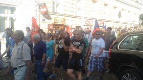 Demonstrace proti imigrantům v Praze