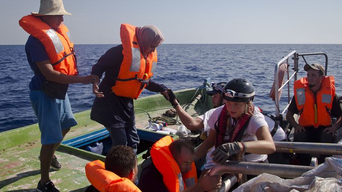 Vláda Libye se souhlasem Itálie najala proti migrantům milice