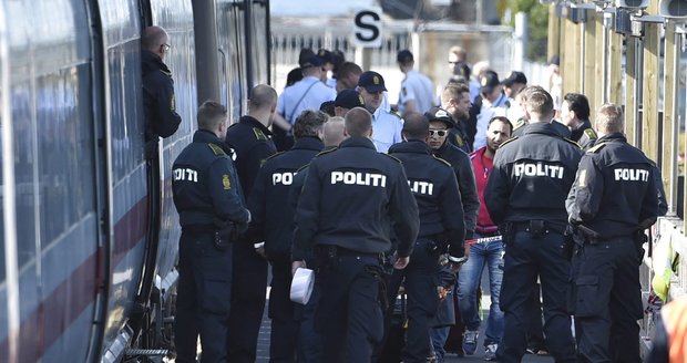 Dánové zastavili provoz vlaků z Německa. Kvůli uprchlíkům mířícím do Švédska