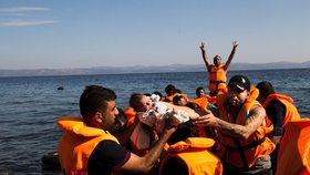 Riziko, že lodě, na kterých se migranti dostávají do Evropy, ztroskotají ve Středozemním moři, je velice vysoké.