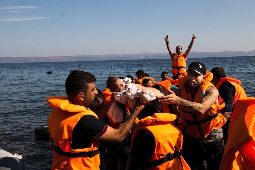 Riziko, že lodě, na kterých se migranti dostávají do Evropy, ztroskotají ve Středozemním moři, je velice vysoké.