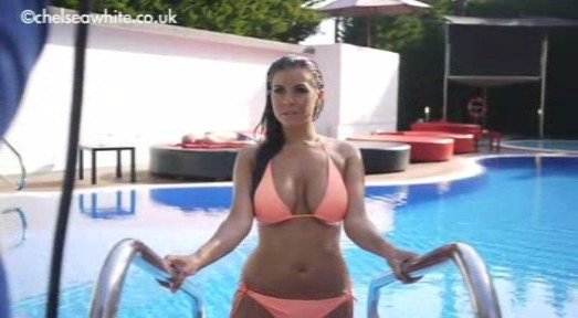 Imogen Thomas. Modelka, která měla pletky s nejmenovanou hvězdou anglické ligy. Fotbalista ale kontaktoval právníky a umlčel noviny, které mají zakázáno zveřejnit jeho jméno.