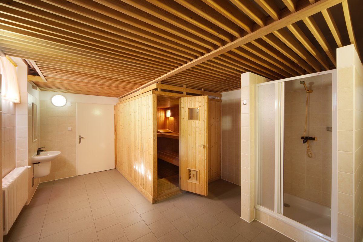 Součástí suterénu je i sauna. 