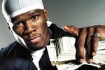 50 Cent získal přezdívku neprůstřelný. Devětkrát ho zasáhli &#39;dev9tkou&#39;, zázračně přežil.