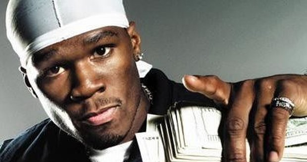 50 Cent získal přezdívku neprůstřelný. Devětkrát ho zasáhli &#39;dev9tkou&#39;, zázračně přežil.