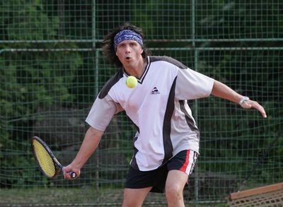 Ačkoli Janek Ledecký tenis nehrál od dětských let, snažil se podat co nejlepší výkon.