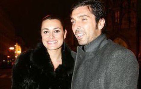 Alena Šeredová a Gigi Buffon od konce prosince vychovávají synka Luise Thomase.