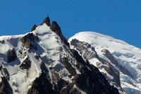 V Alpách spadla lavina, nejméně devět pohřešovaných