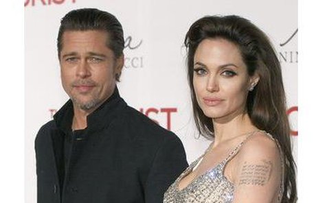 Angelina a Brad se chtějí vzít v Indii.