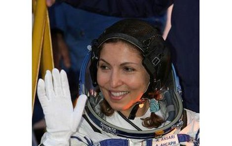 Anousheh Asnariová, první vesmírná turistka