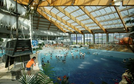 Aquapark v Čestlicích se dnes poprvé otevřel pro veřejnost.