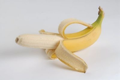 Banány obsahují minerály, vitamíny B1, B2, B6, C, kyselinu listovou.