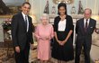 Barack Obama s britskou královnou Alžbětou II., svojí chotí Michelle a manželem královny princem Philipem.