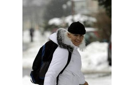 Batůžek na záda a hajdy do práce. To je běžný obrázek Jarky Vajnarové.