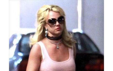 Boj s mírnou nadváhou se Britney moc nedaří.