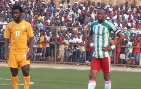 Bony Wilfried si svůj debut za reprezentaci Pobřeží slonoviny odbyl za 35° vedra na umělé trávě v Burundi.