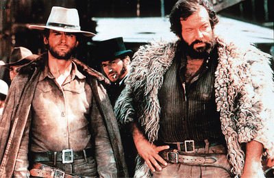 Bud Spencer (vpravo) a Terence Hill jsou hlavními hvězdami ﬁlmu Dva machři mezi nebem a peklem.