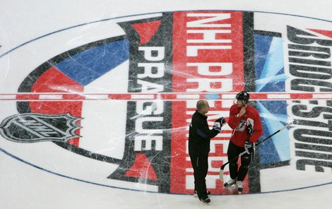 Bude se na led pražské O2 areny také letos malovat vedle české vlajky logo kanadsko-americké NHL?