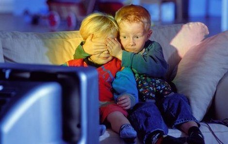 Budeme dětem stopovat čas strávený u televize?