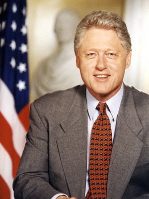 Bývalý prezident USA Bill Clinton, který se proslavil především milostnými aférami, slaví 63 let.