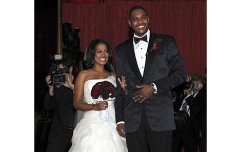 Carmelo Anthony a LaLa Vazquez ve svatebním.