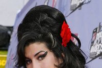 Amy Winehouse: Držím pizzovou dietu!