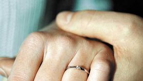 Sňatkový podvodník obloudil stovky žen