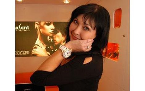 Dáda Patrasová věří značce Axcent tak moc, že své rolexky vyměnila za hodinky této značky.