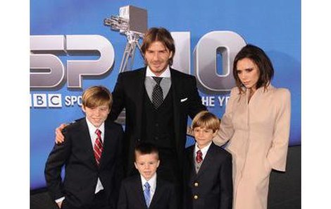 David Beckham s rodinou na předávání sportovních cen BBC v Birminghamu.