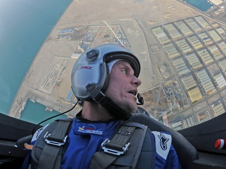 David Coulthard v akrobatickém letadle