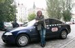 Dirigent Bohumil Kulínský se teď živí jako taxikář.