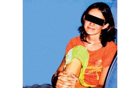 Drážďanská školačka Stephanie Rudolph (14) strávila 36 dní se zvrhlým maniakem, který ji opakovaně zneužíval. 