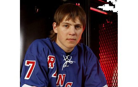 Dres NY Rangers s oblíbeným číslem 7 oblékl Alexej Čerepanov při draftu, vysněnou NHL už si nezahraje.