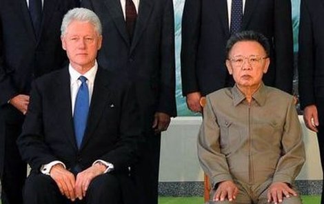 Dvojník při jednání s Billem Clintonem.