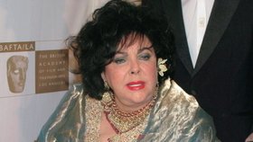 Elizabeth Taylor: Po kolapsu operace páteře!