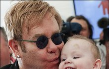 Elton John: Dal hudlana Stingovi!