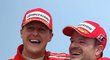 Michael Schumacher a Rubens Barrichello v týmu Ferrari jako parťáci.