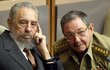 Fidel Castro a jeho bratr Raúl Castro