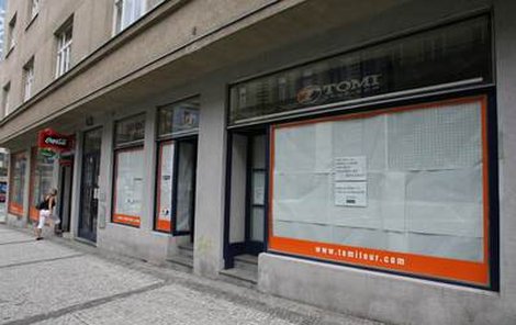 Fischer chtěl u pobočky svojí kanceláře ve Zlatnické ulici v Praze vybudovat i kavárnu.