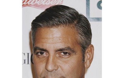 George Clooney a Pamela Anderson? Bude jim to klapat? 