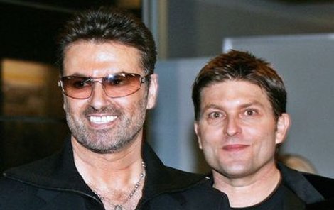 George Michael a jeho stálý přítel Kenny Goss.