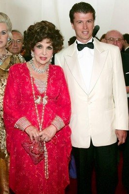 Gina Lollobrigida (79) a Javier Rigau (45).